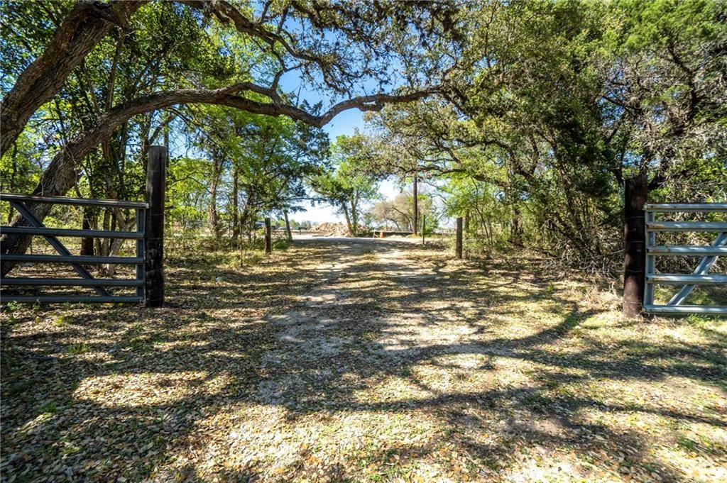 425 Old Black Colony RD, Buda, TX 78610