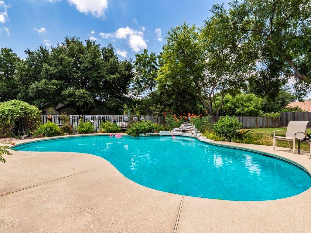 1324 Amistad DR, Round Rock, TX 78664