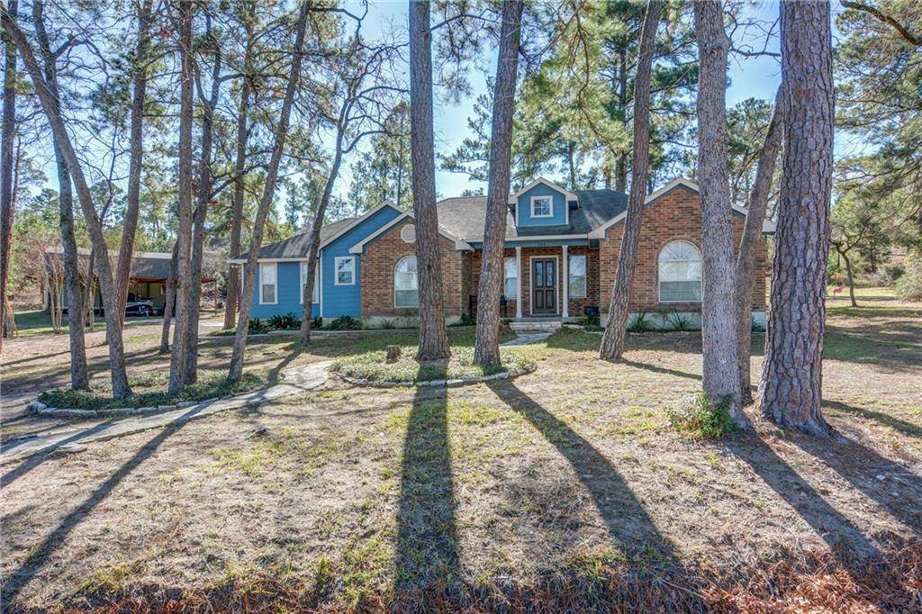 125 Kaena LN, Bastrop, TX 78602