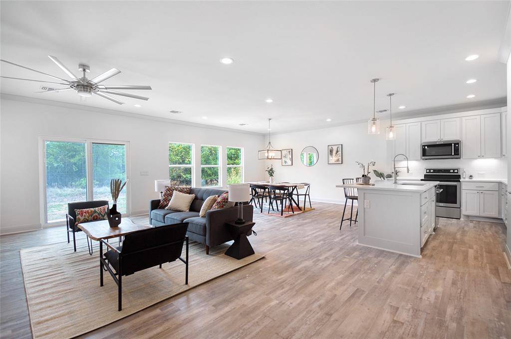 153 Kawainui LN, Bastrop, TX 78602
