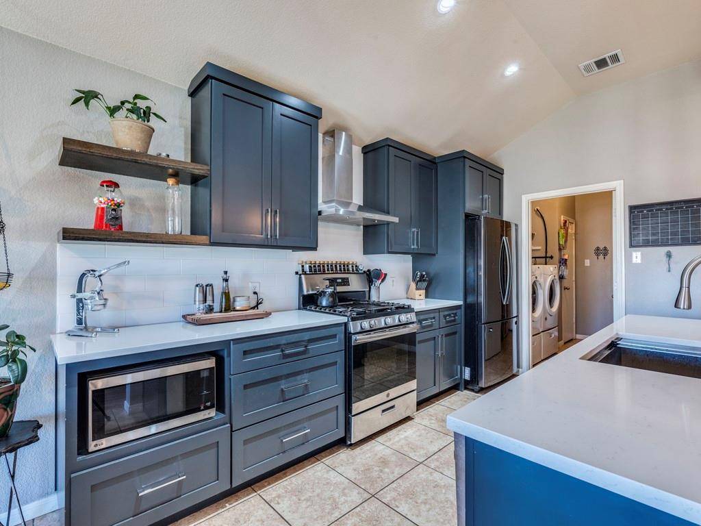 1552 Twin CV, Kyle, TX 78640