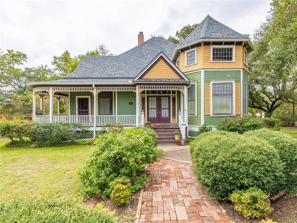 901 E 8th ST, Cameron, TX 76520
