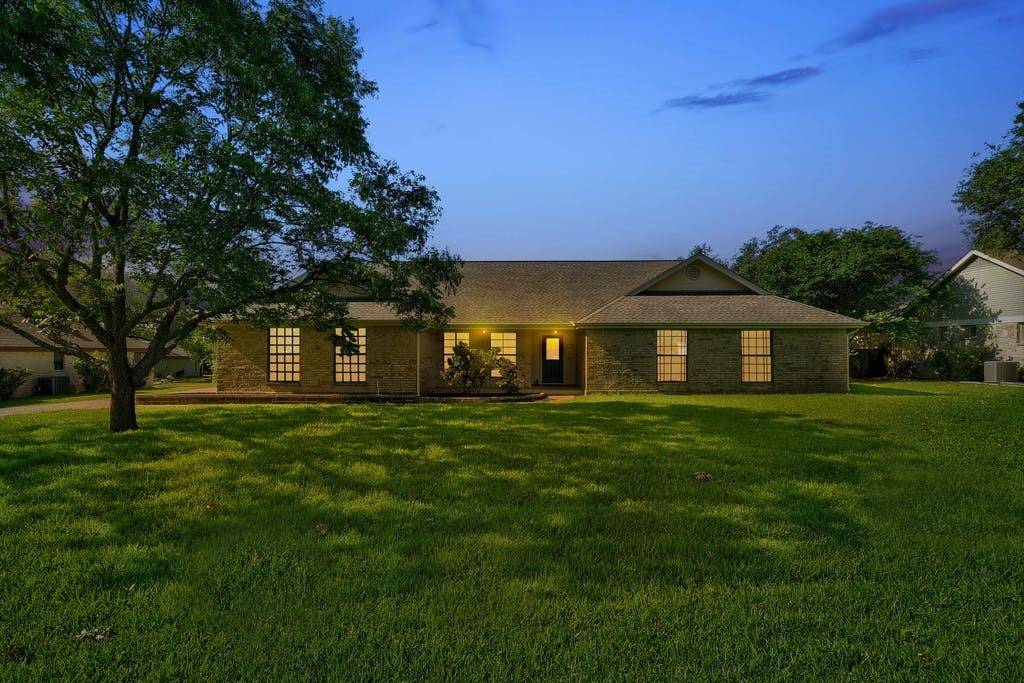 203 Towhee DR, Buda, TX 78610