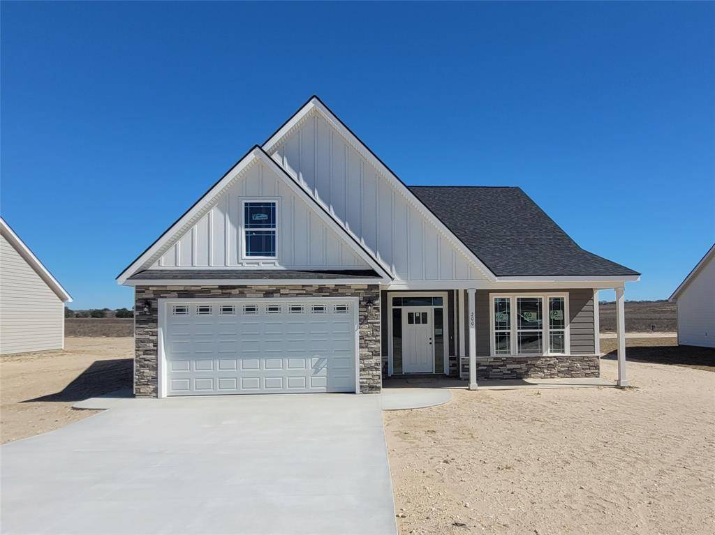 200 Turnberry DR, La Vernia, TX 78121