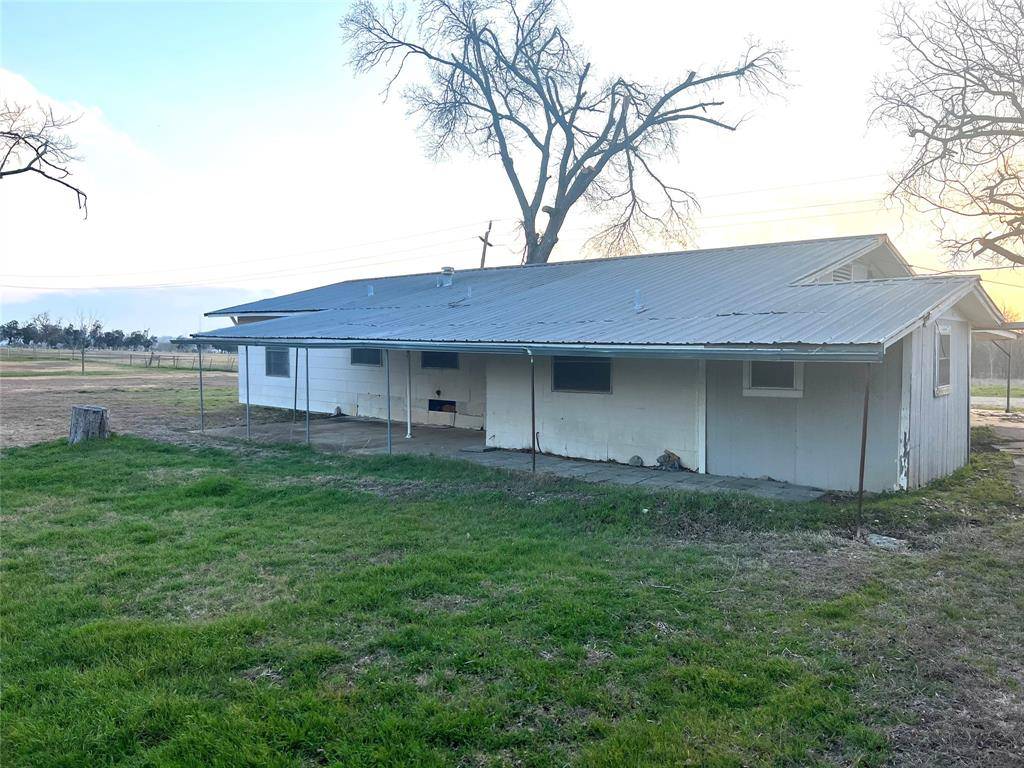 800 B THORNDALE RD, Taylor, TX 76574