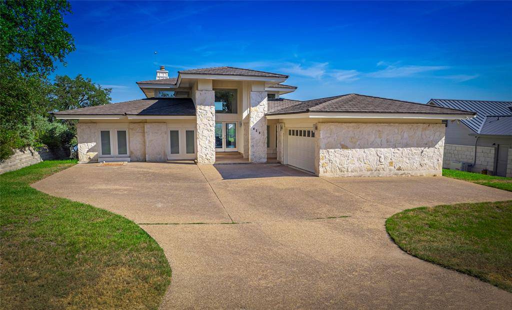425 Coventry RD, Spicewood, TX 78669