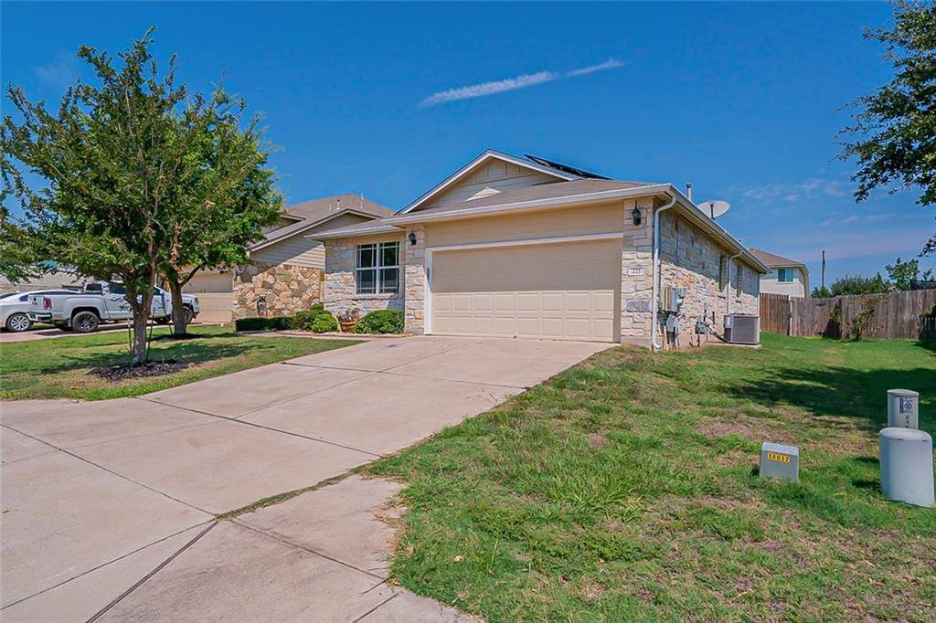 221 Wild Cat DR, Bastrop, TX 78602