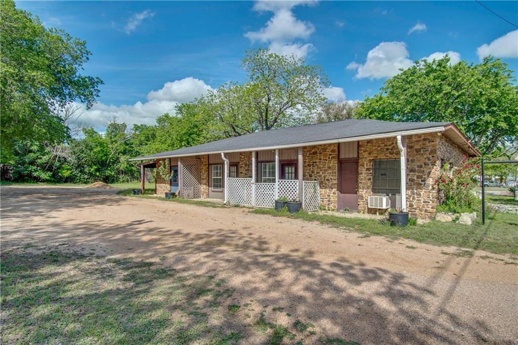 608 4th ST, Blanco, TX 78606