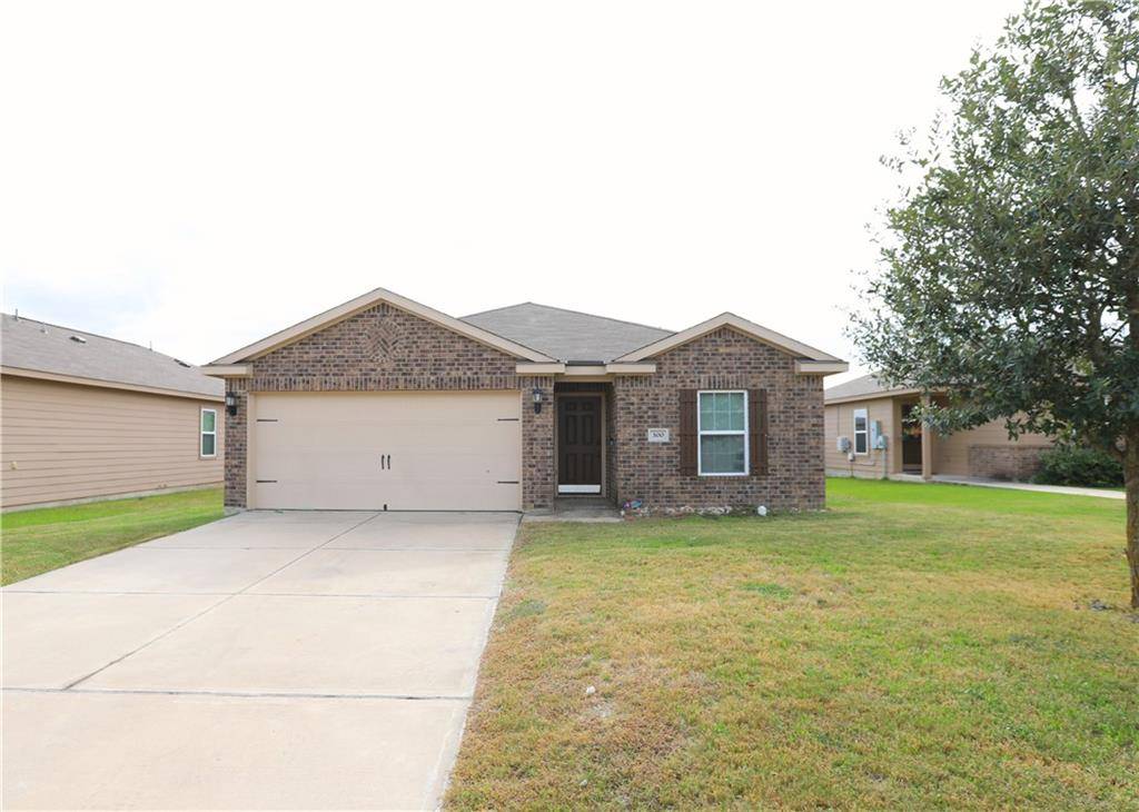 300 Farmer LN, Jarrell, TX 76537