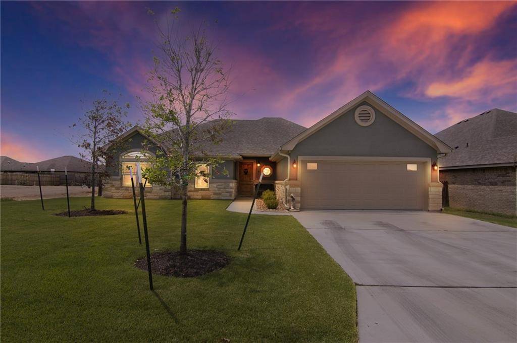 104 Terry Meadow LN, Jarrell, TX 76537