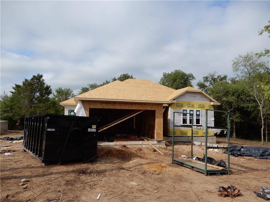 128 Ohana LN, Bastrop, TX 78602