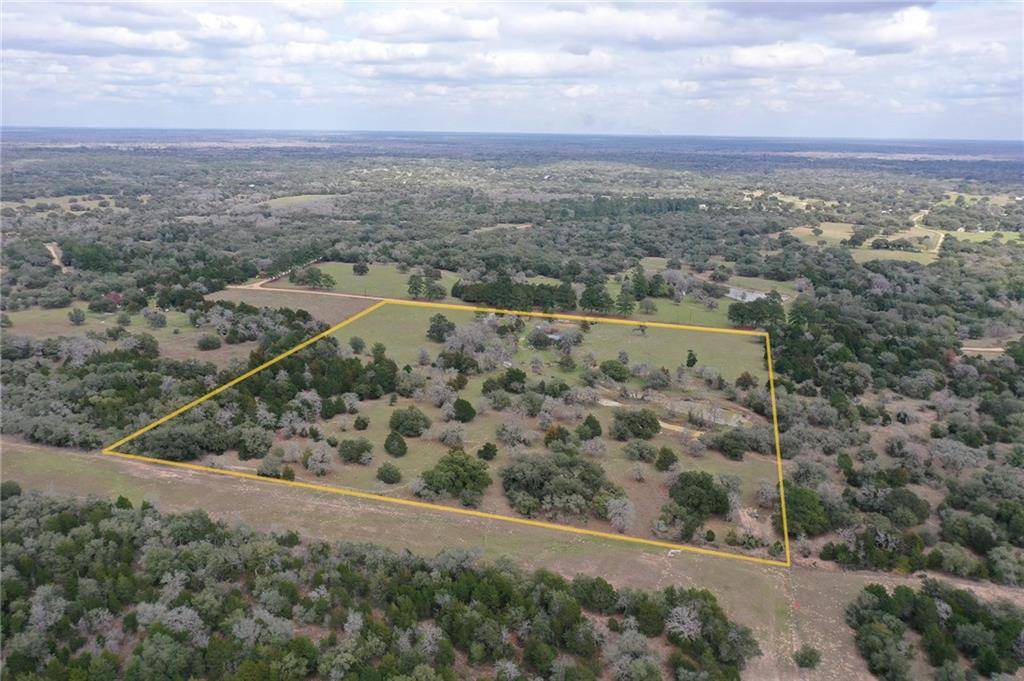 1994 CR 157A, Hallettsville, TX 77964