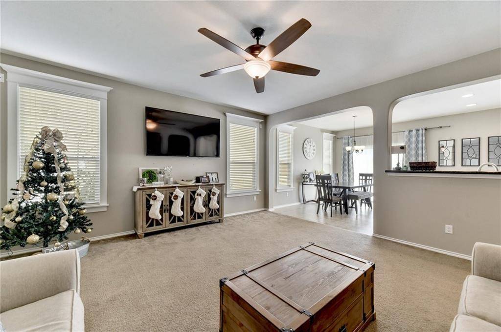 172 Matthews LN, Kyle, TX 78640