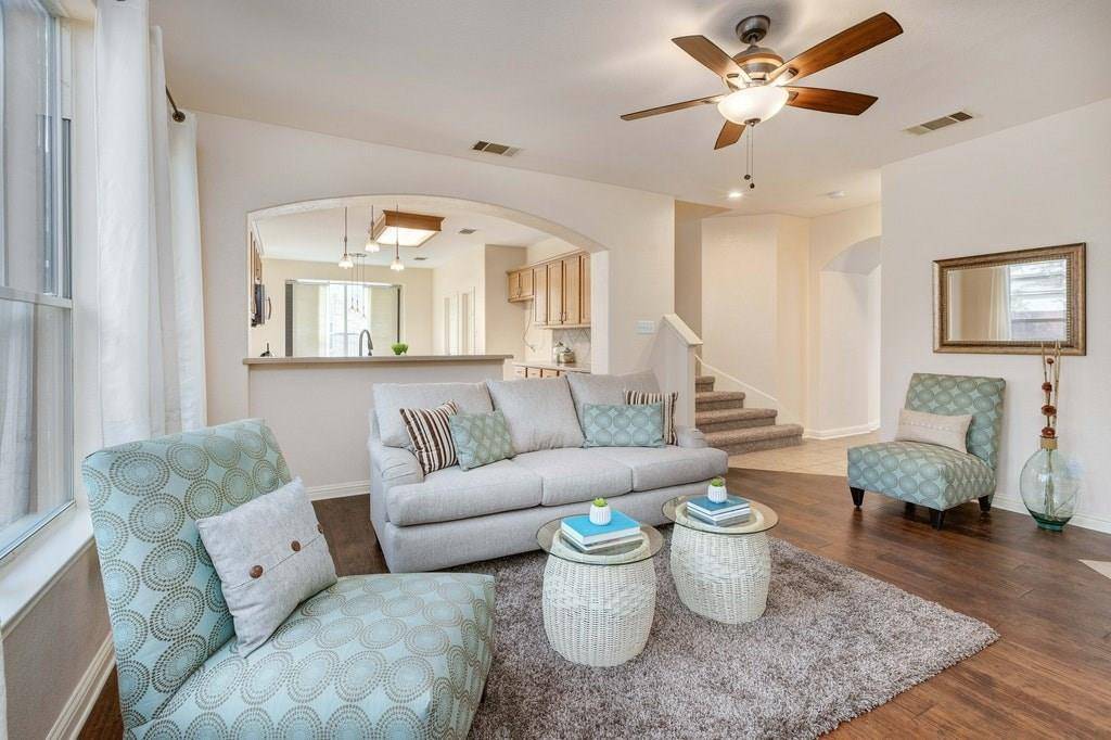 190 Middle Creek DR, Buda, TX 78610