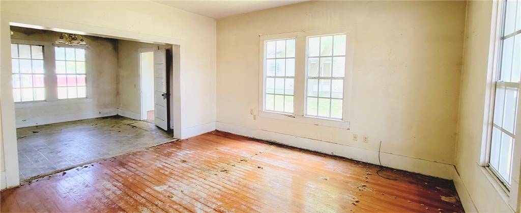 423 N Avenue D Ave, Shiner, TX 77984