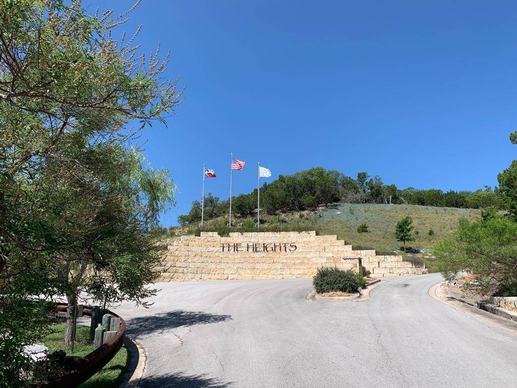 151 Center Oaks CT, Kerrville, TX 78028