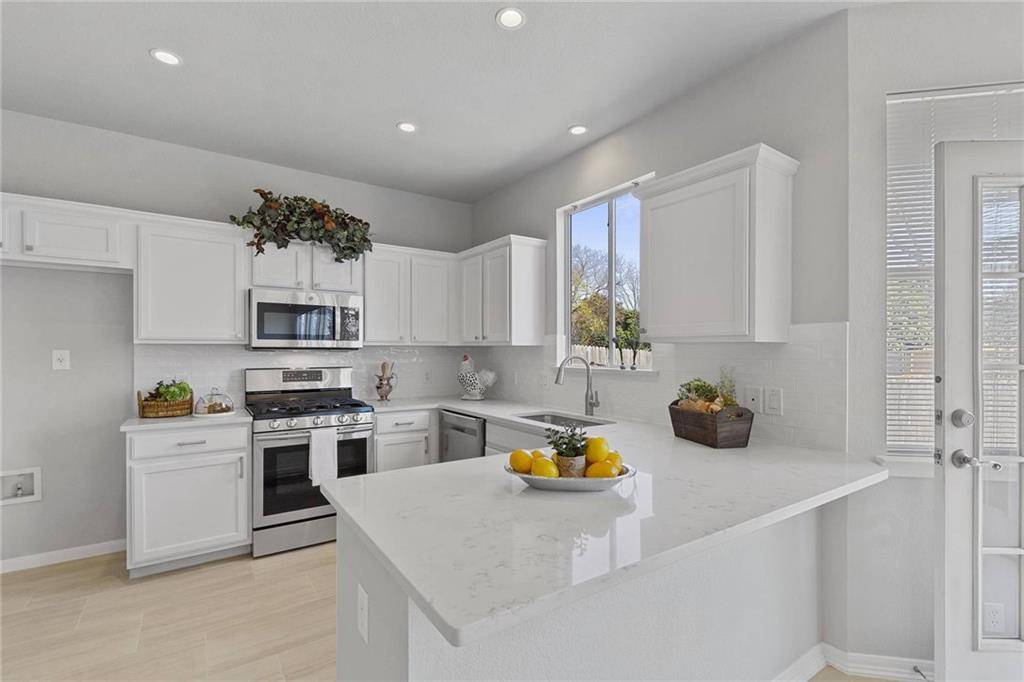 1517 Jerusalem DR, Pflugerville, TX 78664
