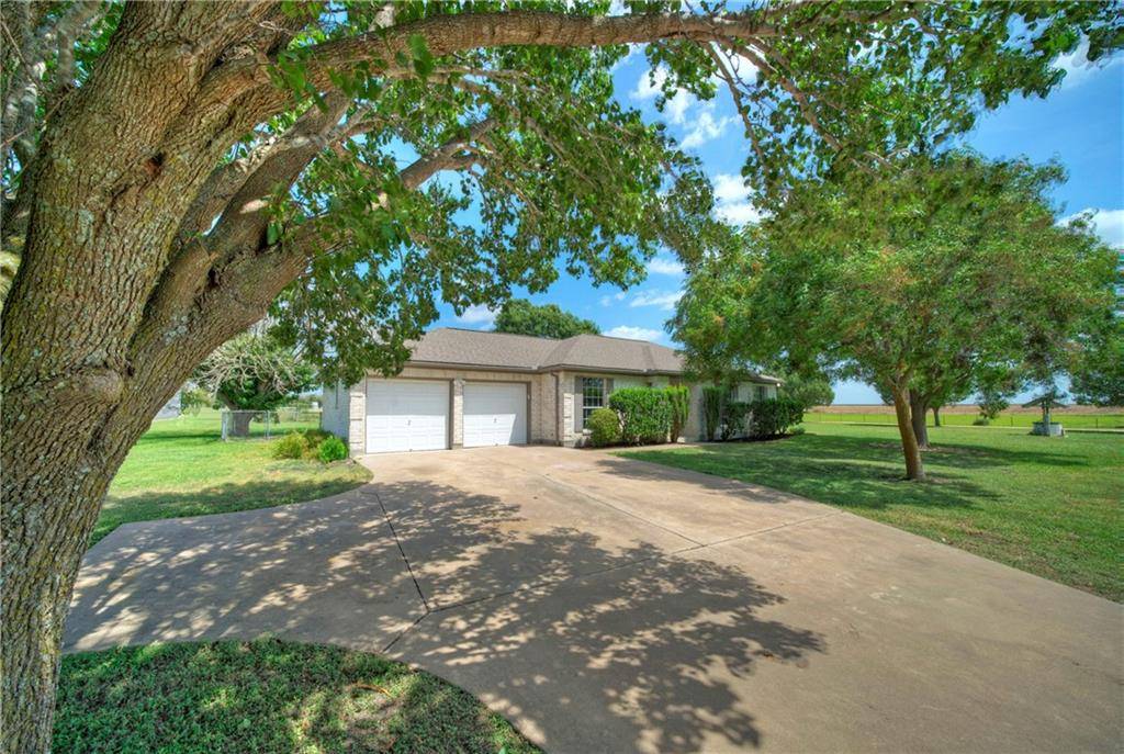 401 County Road 368, Taylor, TX 76574