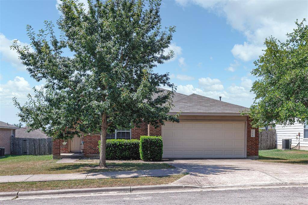 2276 Green Meadows LN, Buda, TX 78610