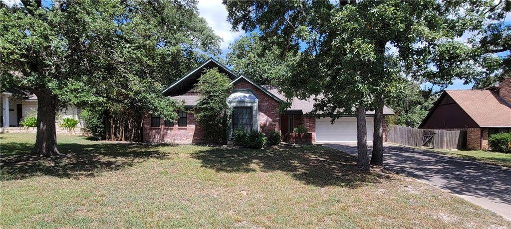 1906 Highland Ave, Rockdale, TX 76567