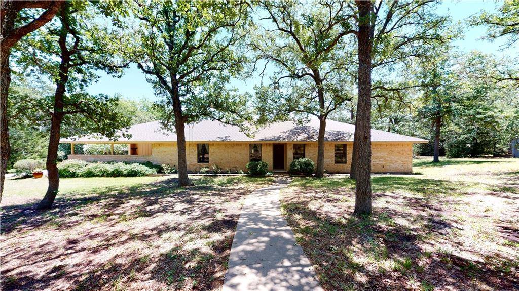 1185 CR 205, Giddings, TX 78942