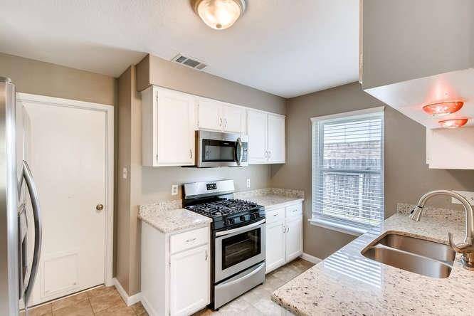 808 Nancy DR, Round Rock, TX 78664