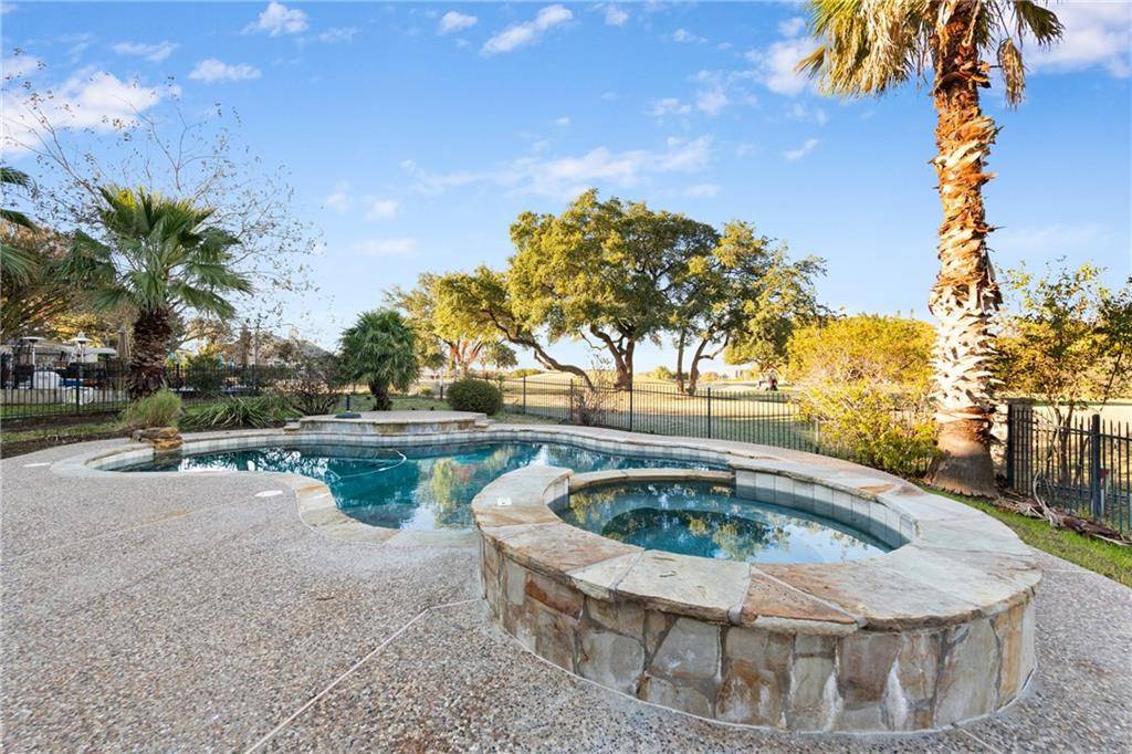 3893 Royal Troon DR, Round Rock, TX 78664