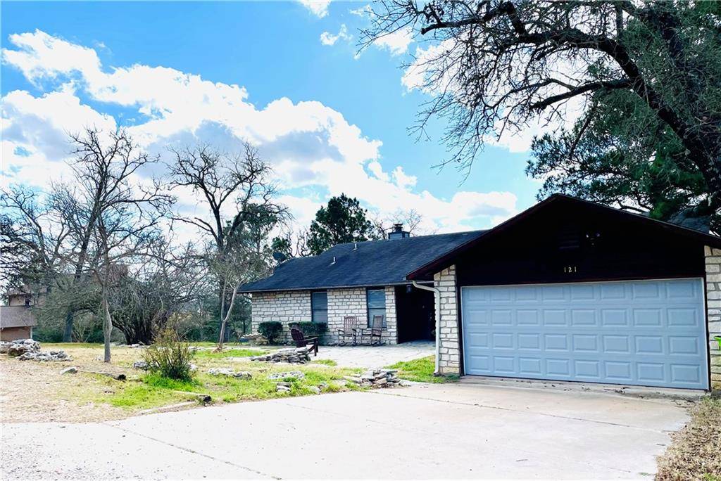 121 Kaelepulu DR, Bastrop, TX 78602