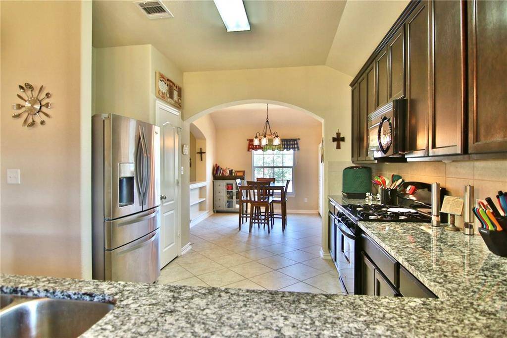 404 Carol DR, Hutto, TX 78634