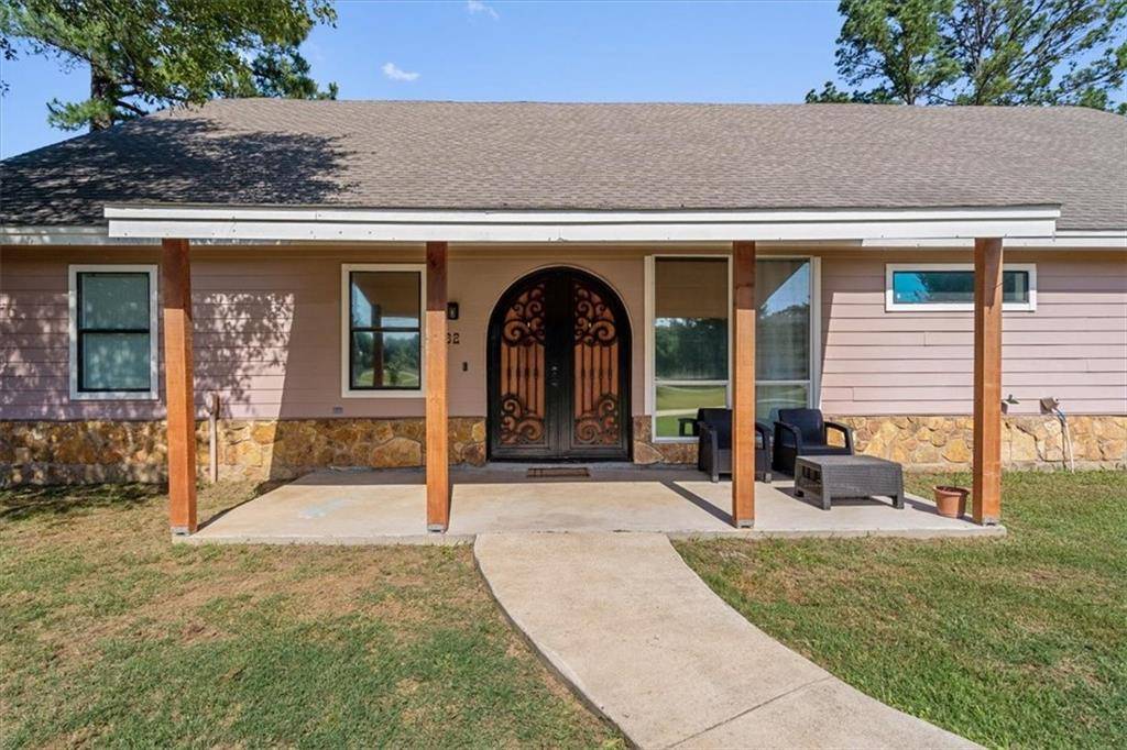 462 Green Valley DR, Bastrop, TX 78602