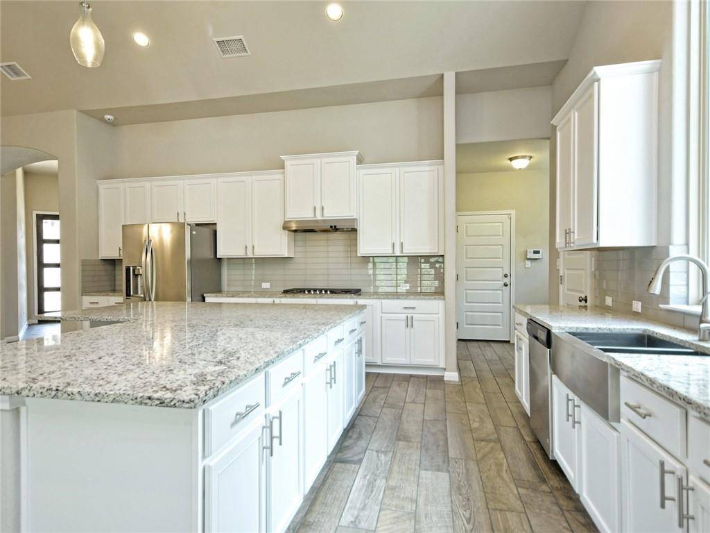 173 Gaston LN, Bastrop, TX 78602