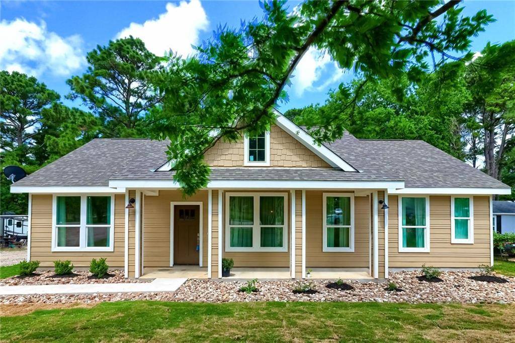 112 Twin Lakes LN, Bastrop, TX 78602