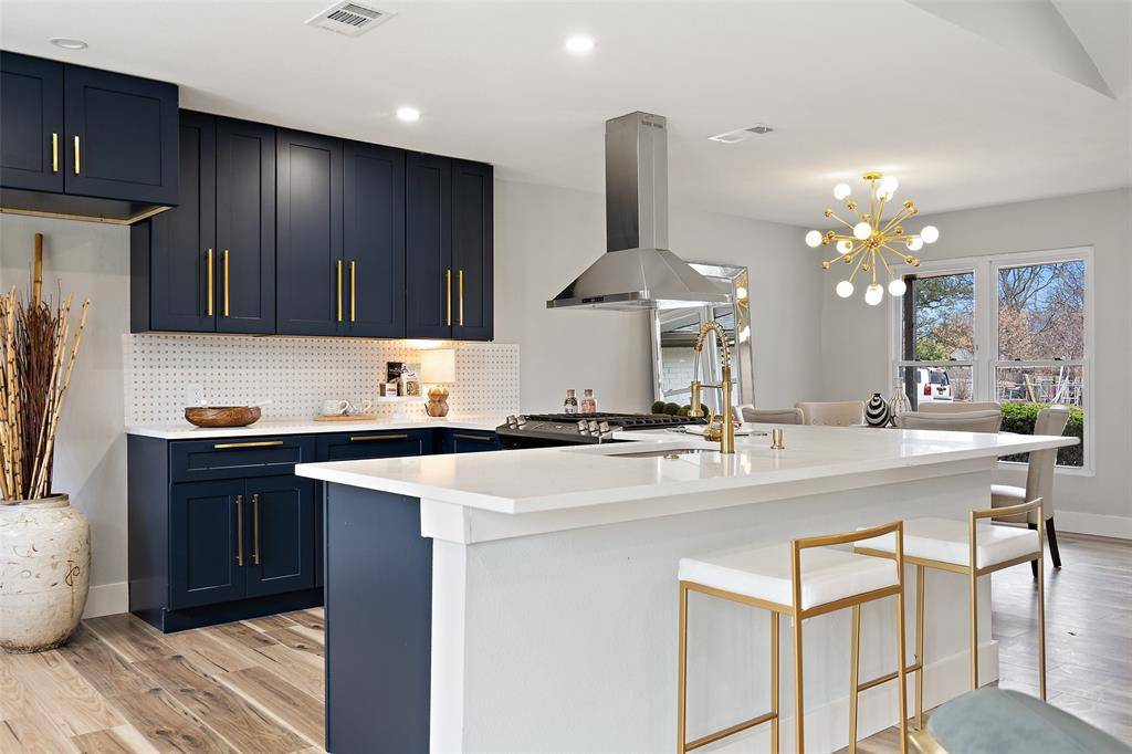 9800 Oak Run DR, Austin, TX 78758