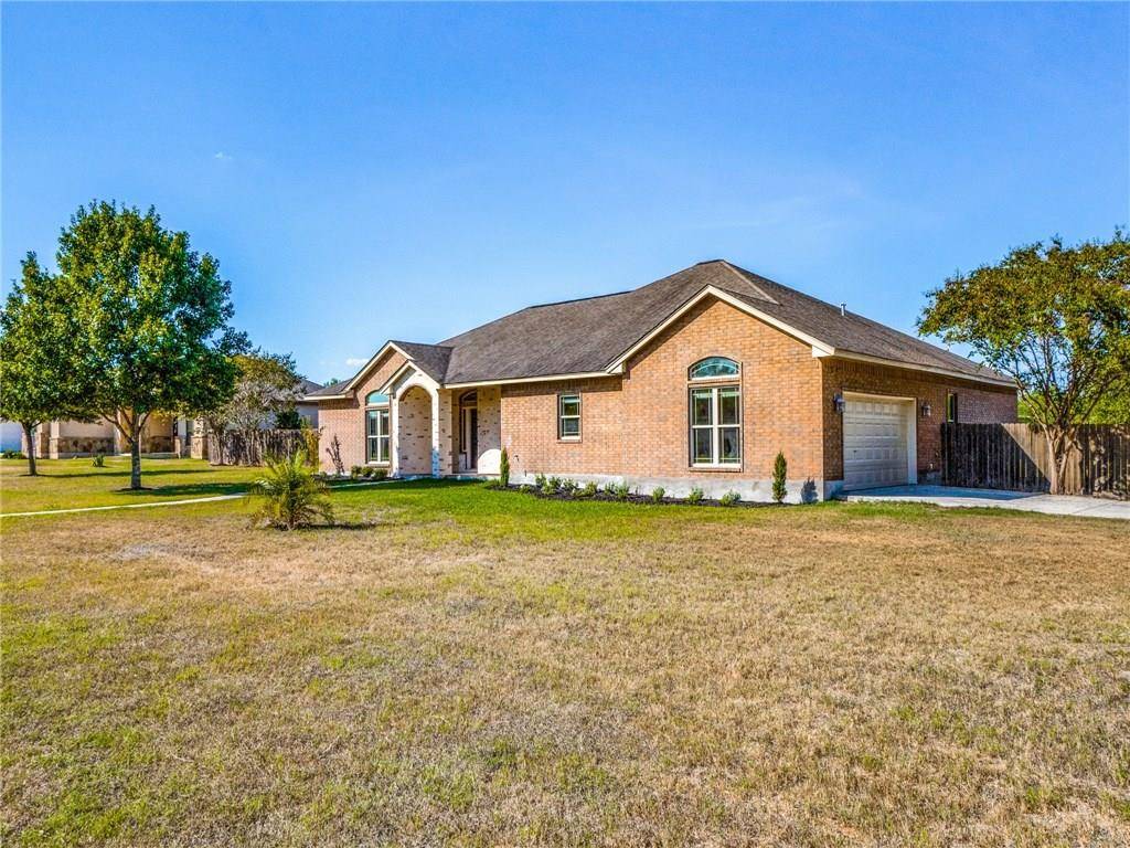 116 Oakview DR, Floresville, TX 78114