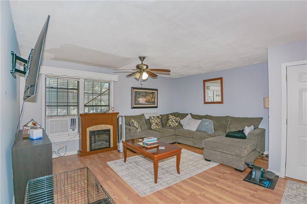 714 Hogan DR, Rockdale, TX 76567