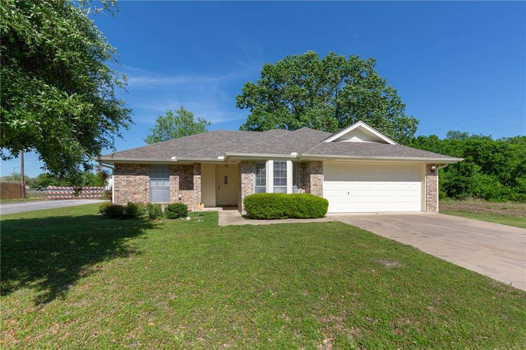 2302 Cherrylawn DR, Taylor, TX 76574