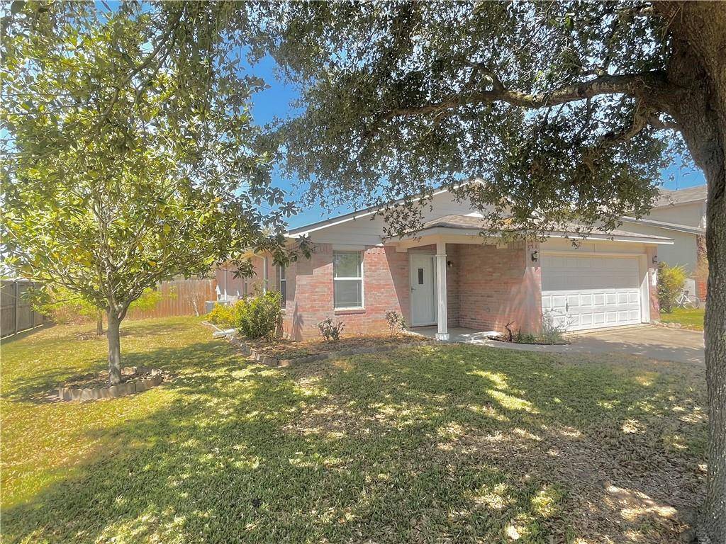 620 Kelly CT, Bastrop, TX 78602