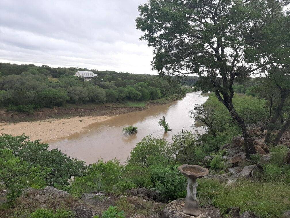 445 Riverside DR, Bandera, TX 78063