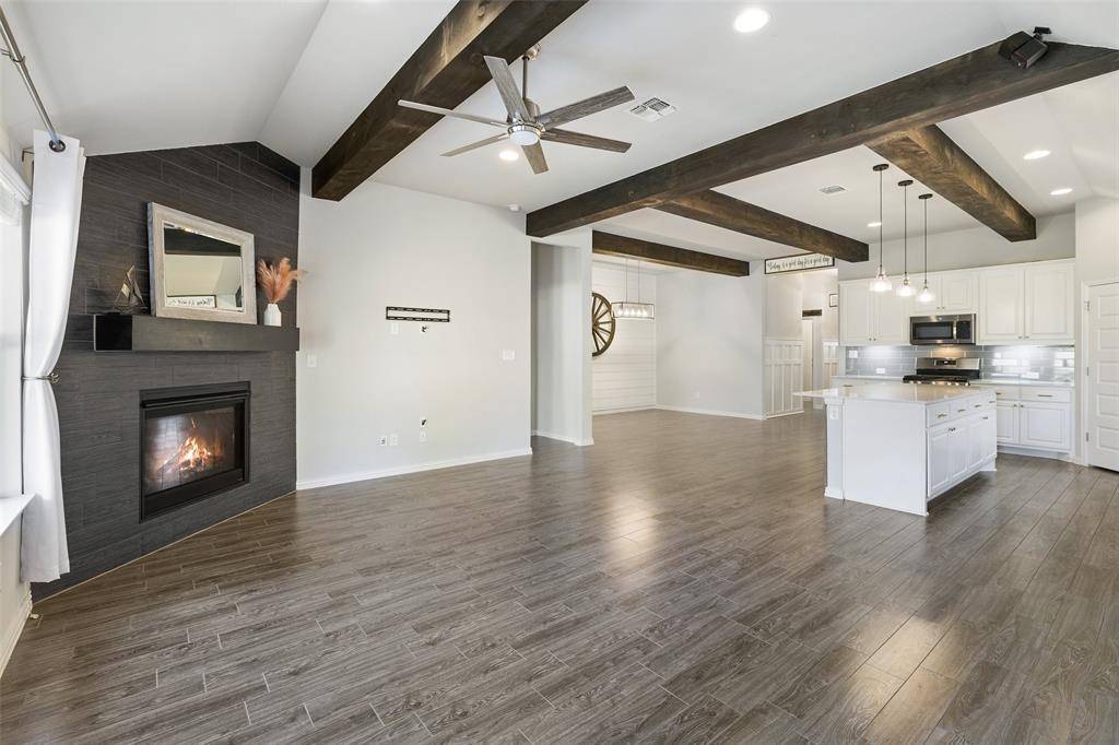 1702 Oyster CRK, Buda, TX 78610