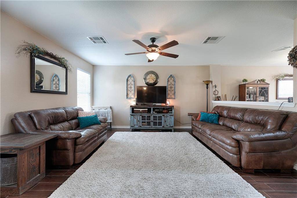 2701 Jason DR, Taylor, TX 76574