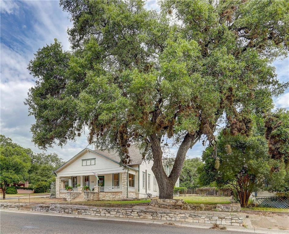 307 W 4th ST, Lampasas, TX 76550