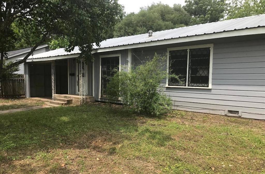 606 Marshall ST, Rockdale, TX 76567