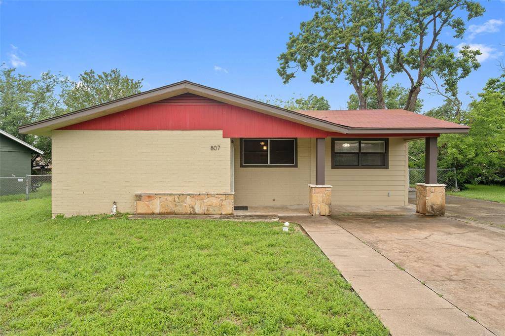 807 Debus DR, Taylor, TX 76574