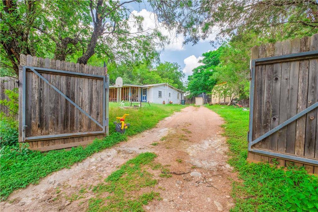 25108 Lake View DR, Spicewood, TX 78669
