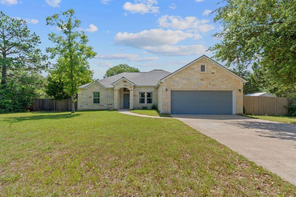 125 N Crestline DR, Bastrop, TX 78602
