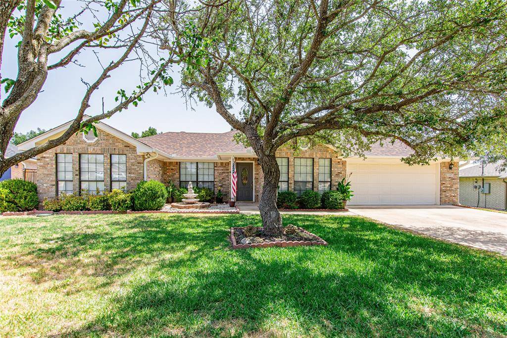 1903 Yellowstone DR, Lampasas, TX 76550