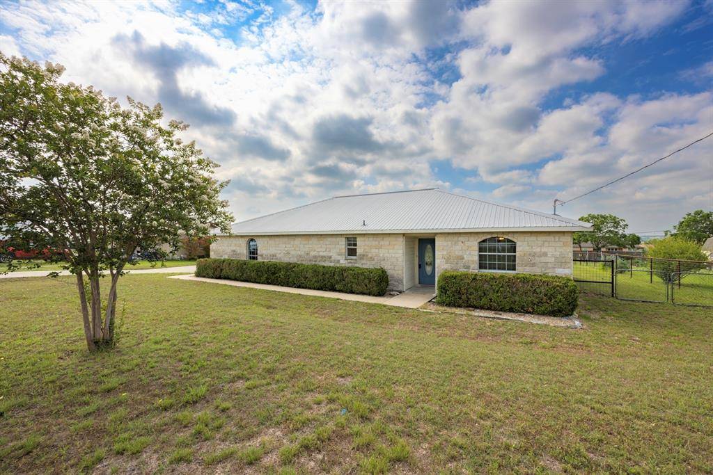 130 Hunt Club DR, Jarrell, TX 76537