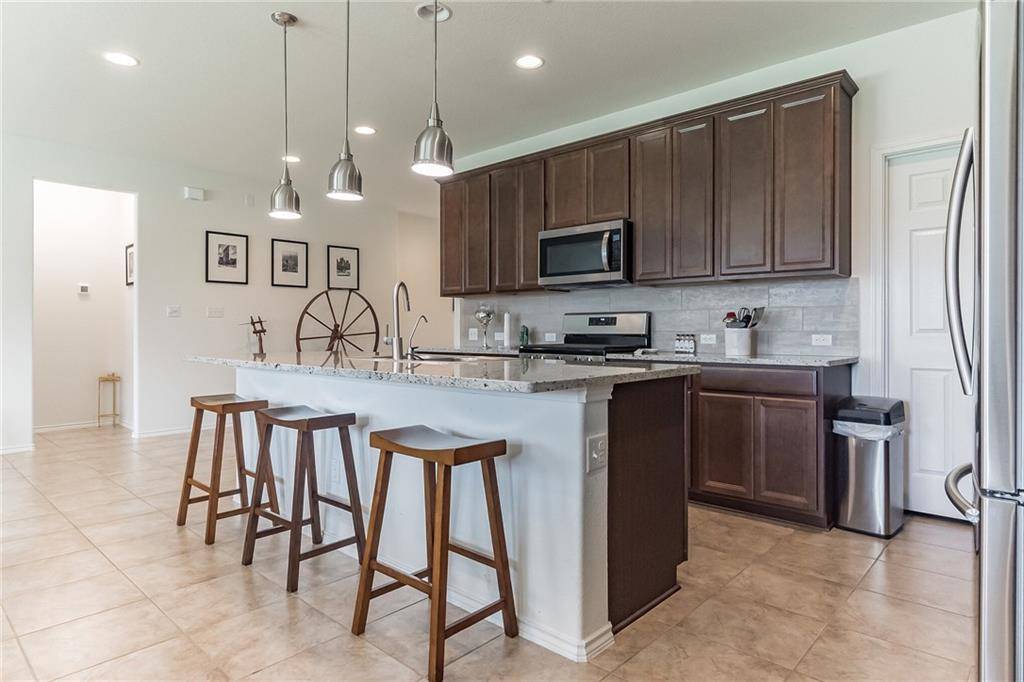 709 S San Marcos ST, Manor, TX 78653