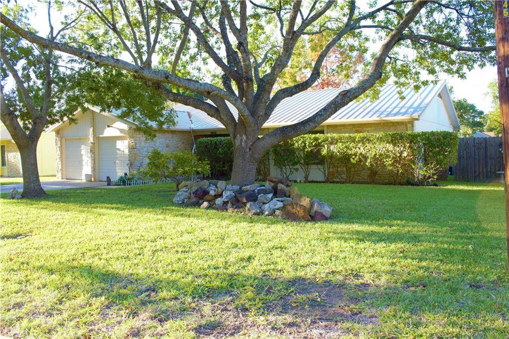 1410 Hillcrest DR, Taylor, TX 76574