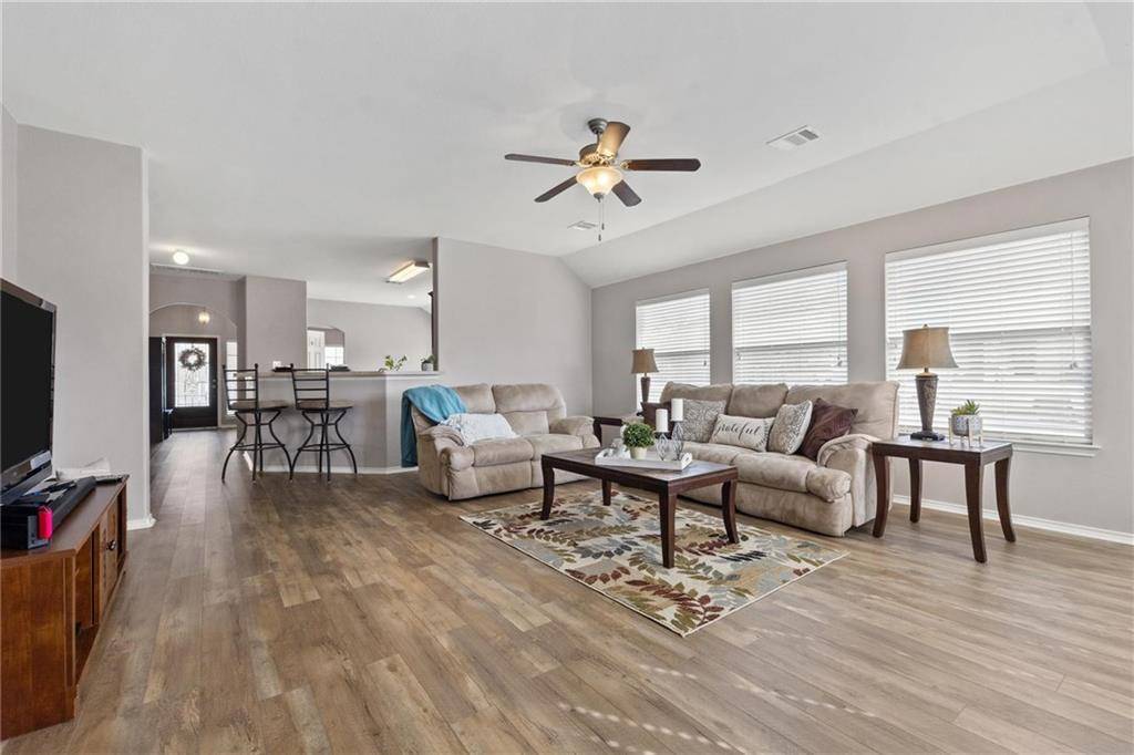 220 Dolomite DR, Buda, TX 78610
